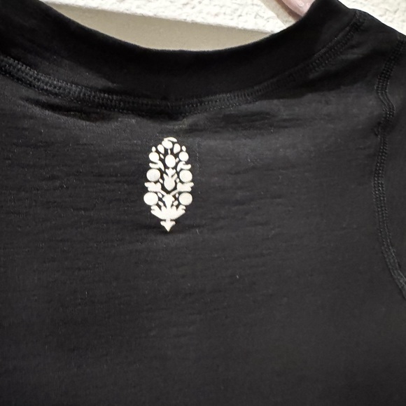 FP Movement by Free People Black Ruched Long Sleeve Top Large - Picture 3 of 9